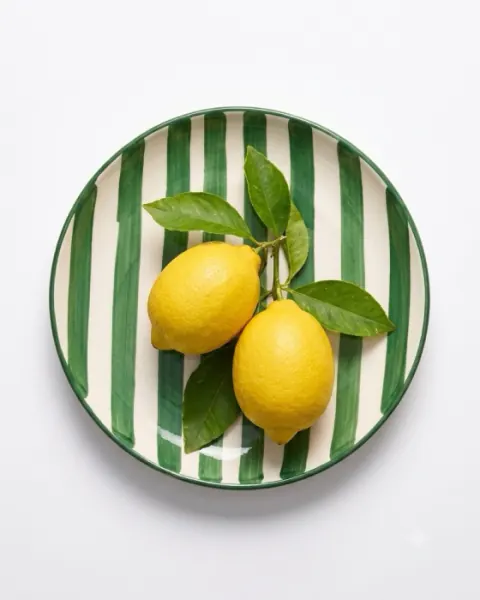 Lemóni ceramic dinner plate with green stripes and lemon motif